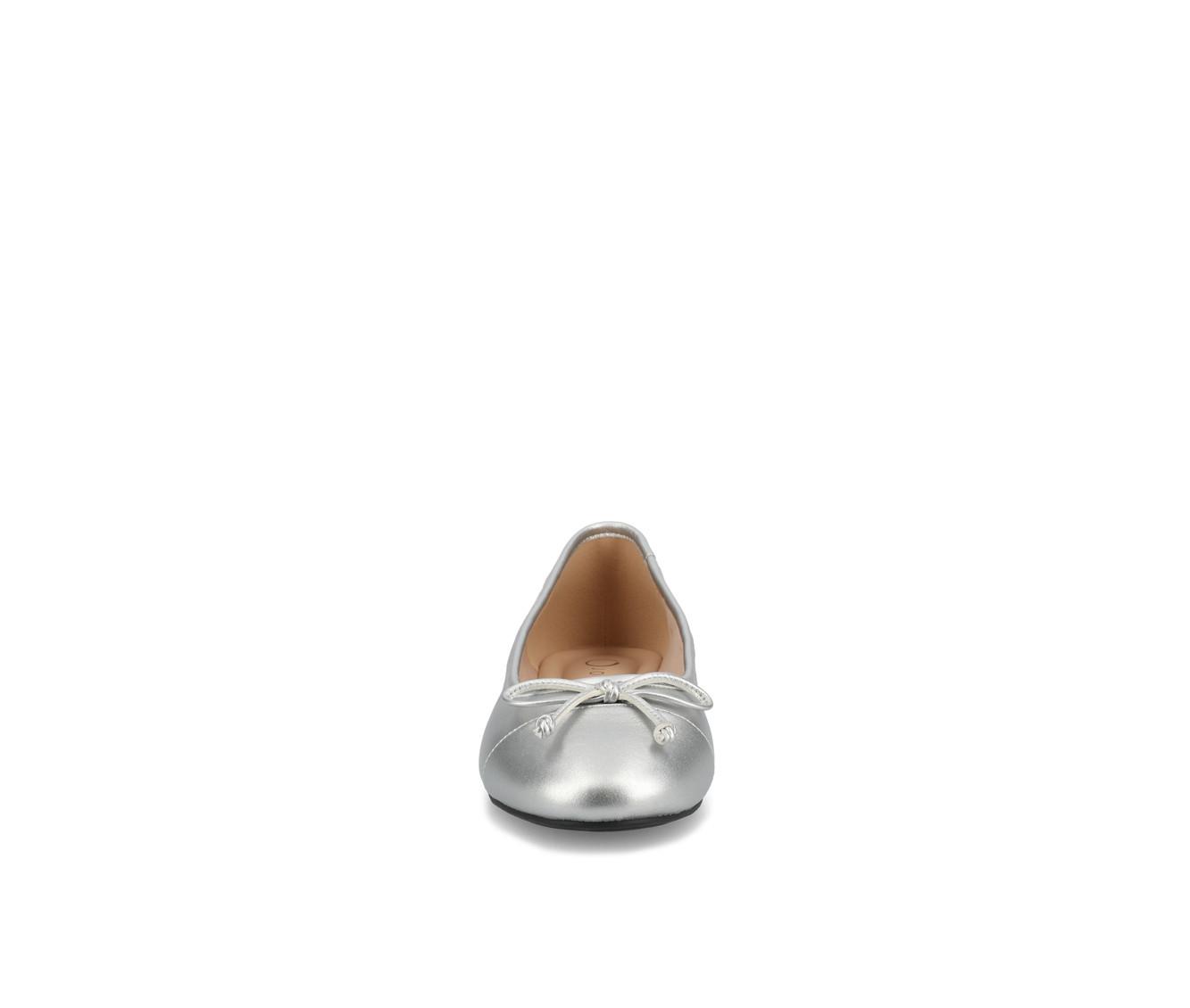 Women's Journee Collection Kaiah Flats