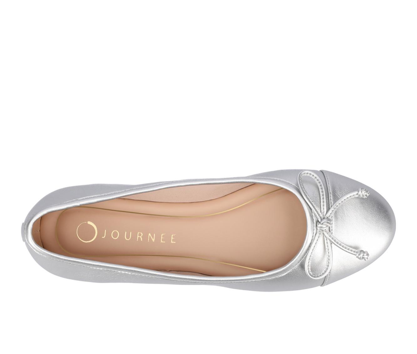 Women's Journee Collection Kaiah Flats