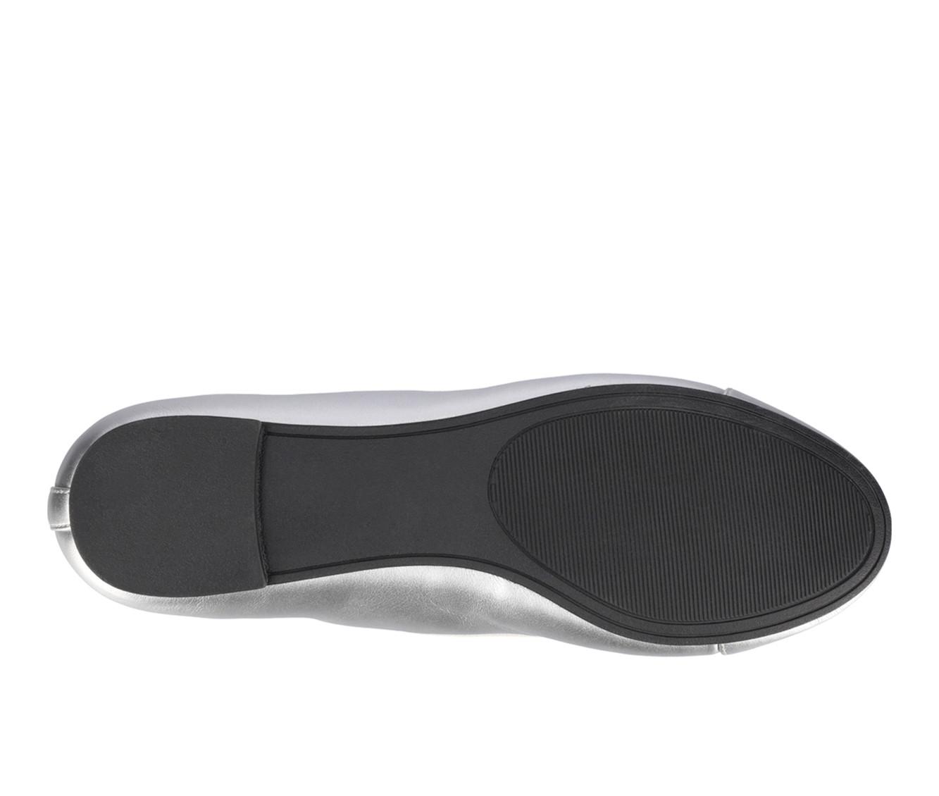 Women's Journee Collection Kaiah Flats