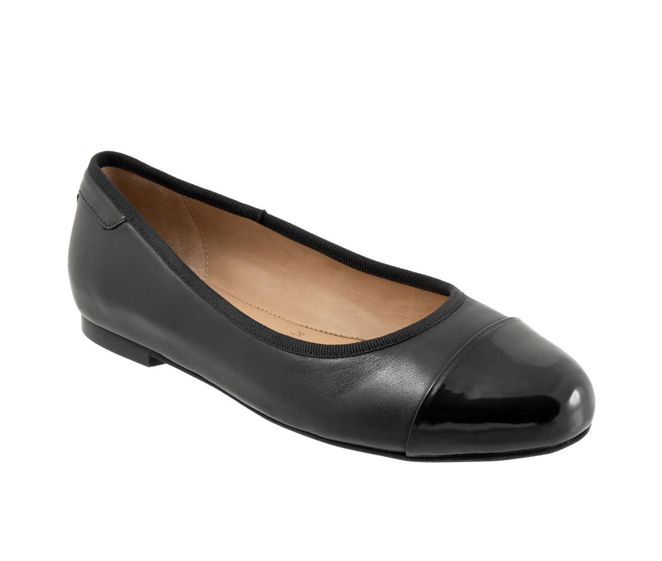 Women's Trotters Clara Flats