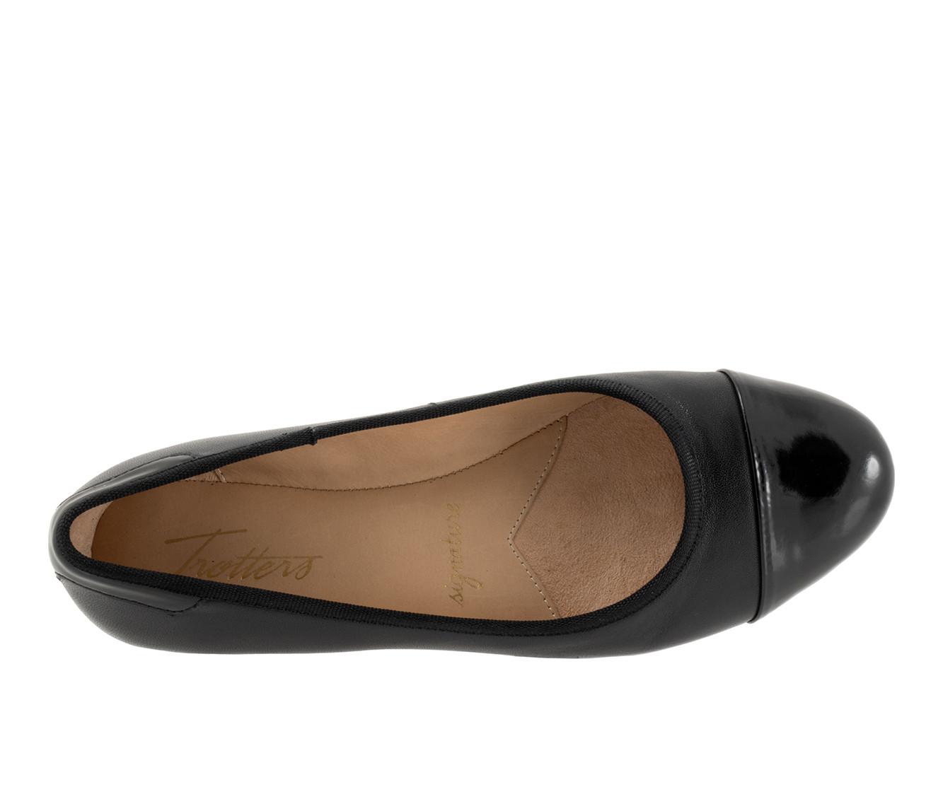 Women's Trotters Clara Flats