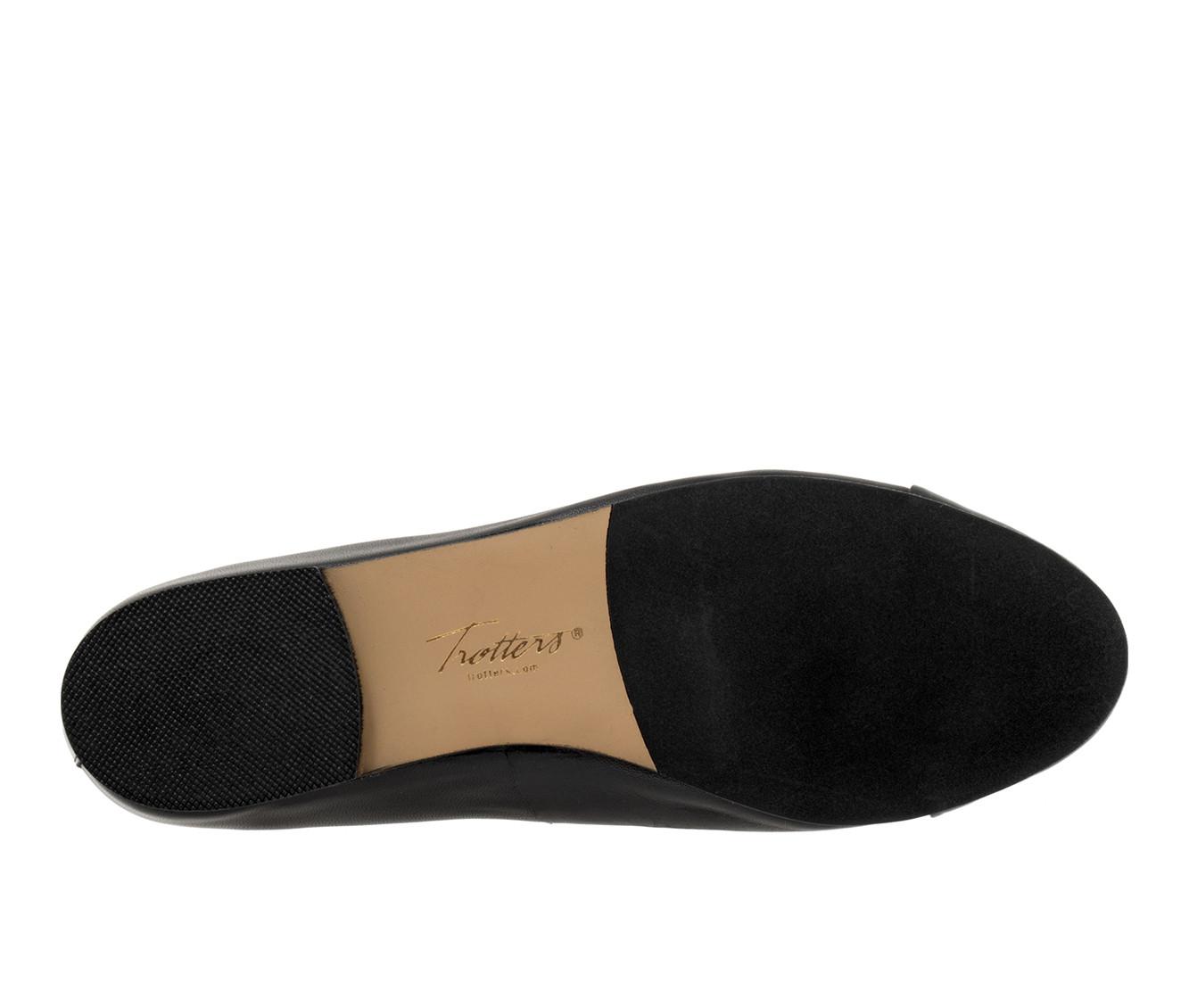 Women's Trotters Clara Flats