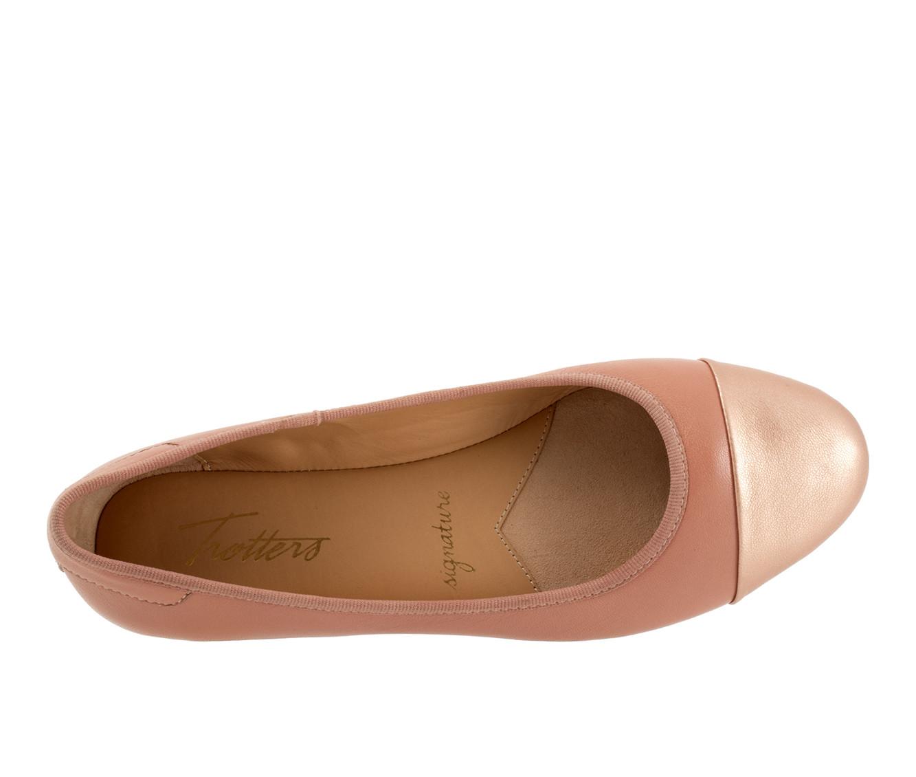 Women's Trotters Clara Flats