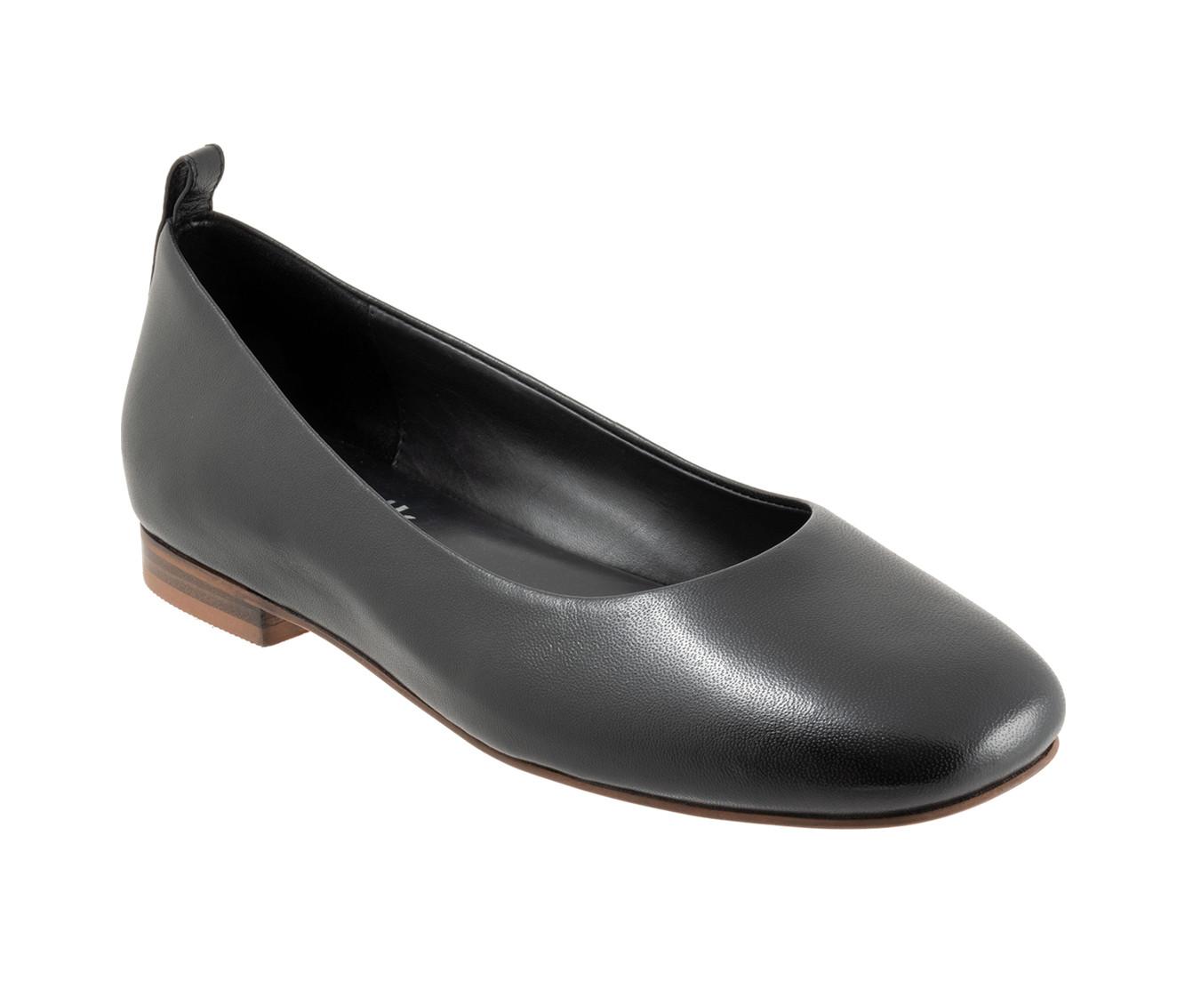 Women's Softwalk Kiris Flats