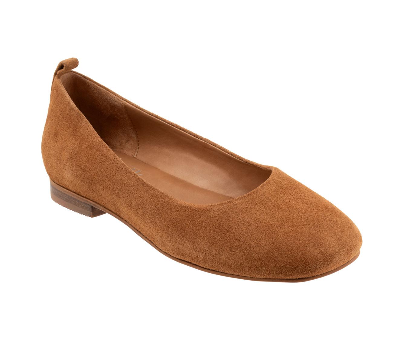 Women's Softwalk Kiris Flats