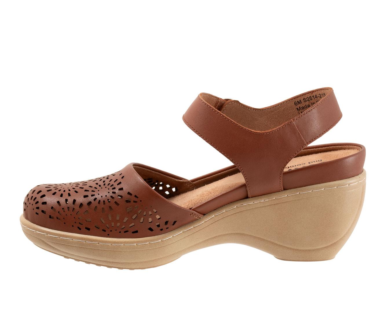 Women's Softwalk Mabelle Perf Clogs