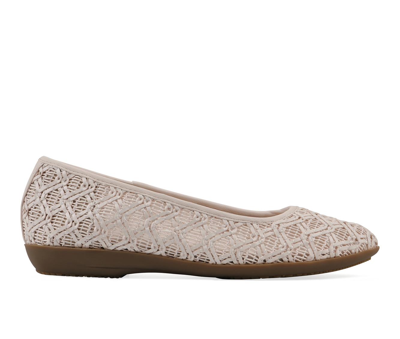 Women's Cliffs by White Mountain Cariann Flats