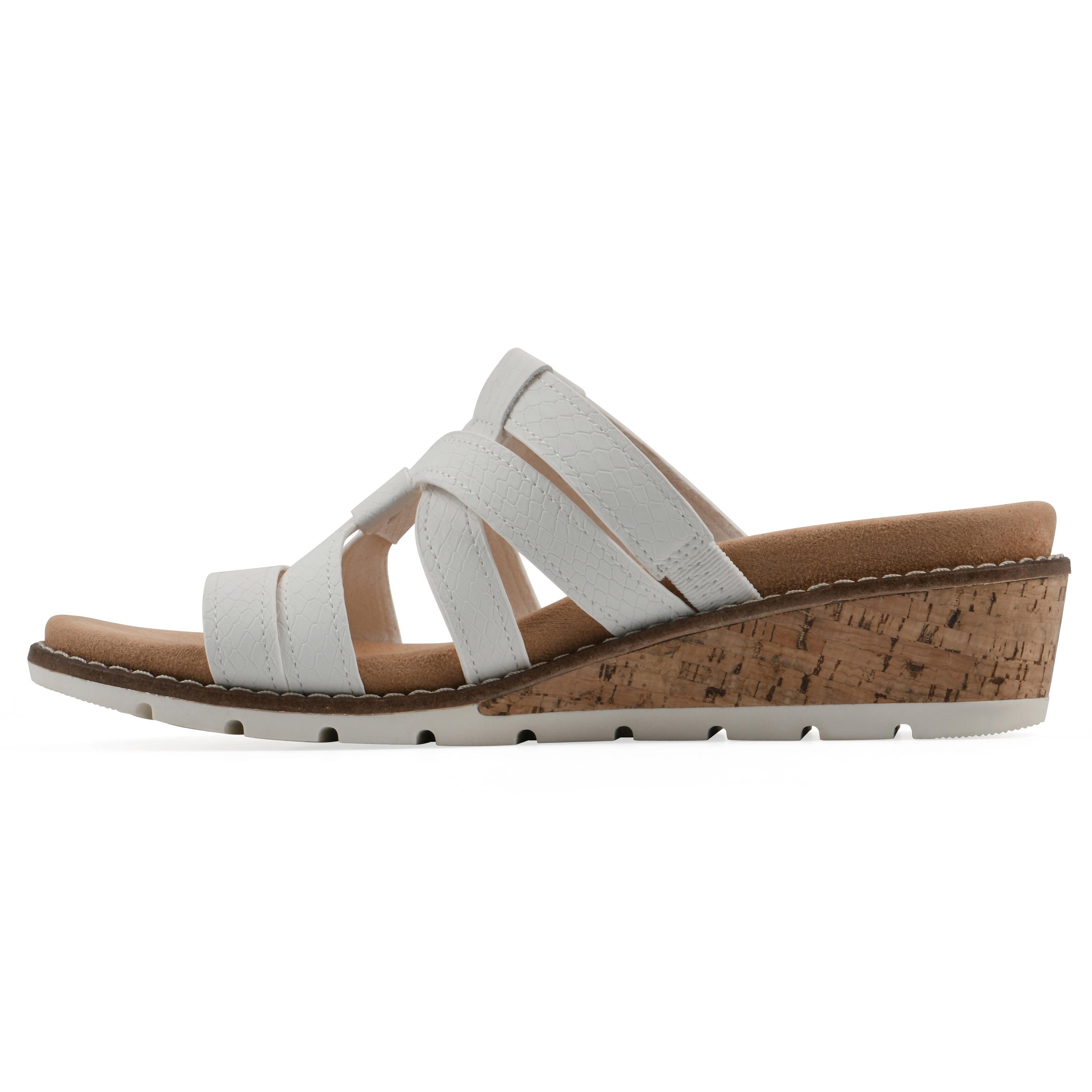 Cliffs by White Mountain Tinisha Wedges