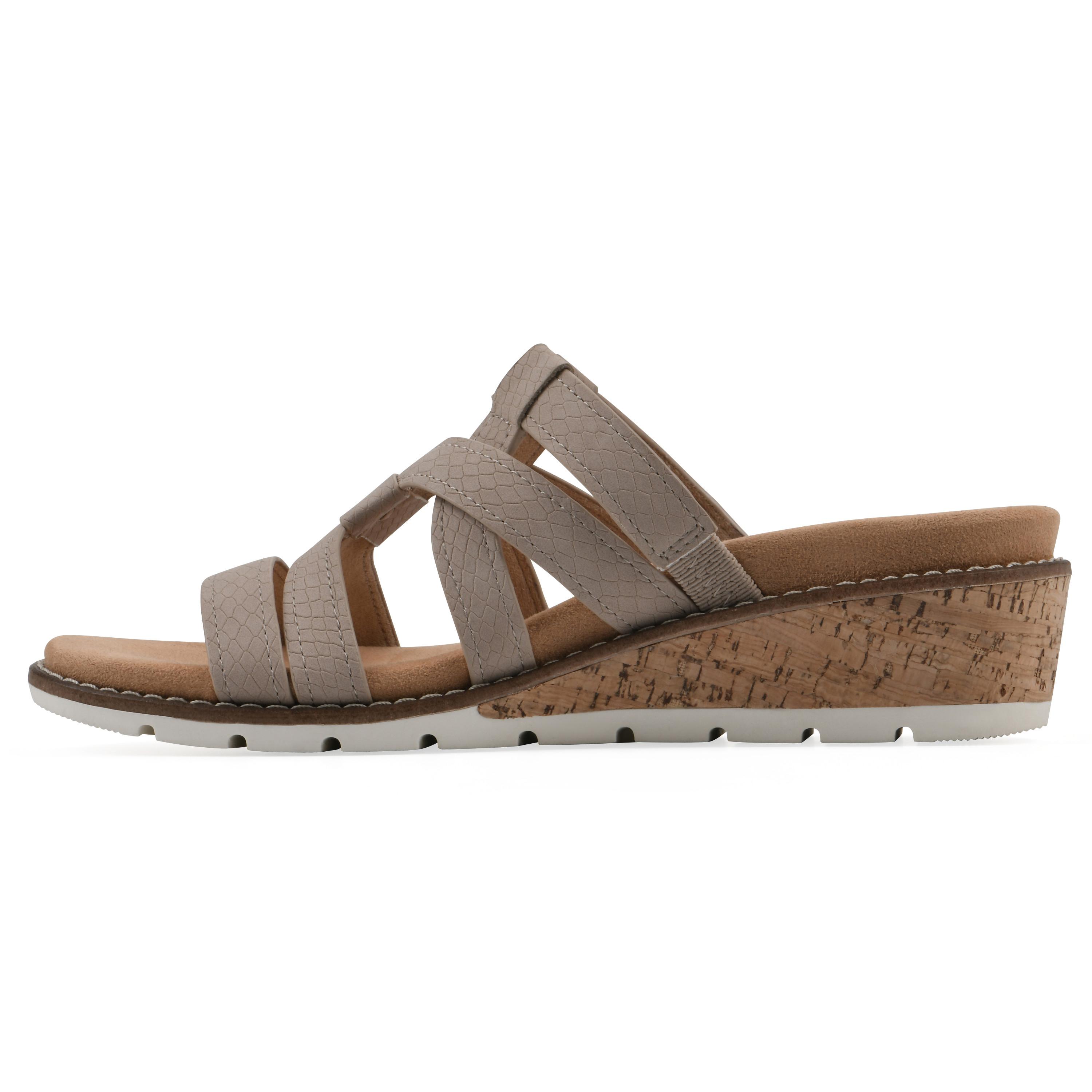 Cliffs by White Mountain Tinisha Wedges