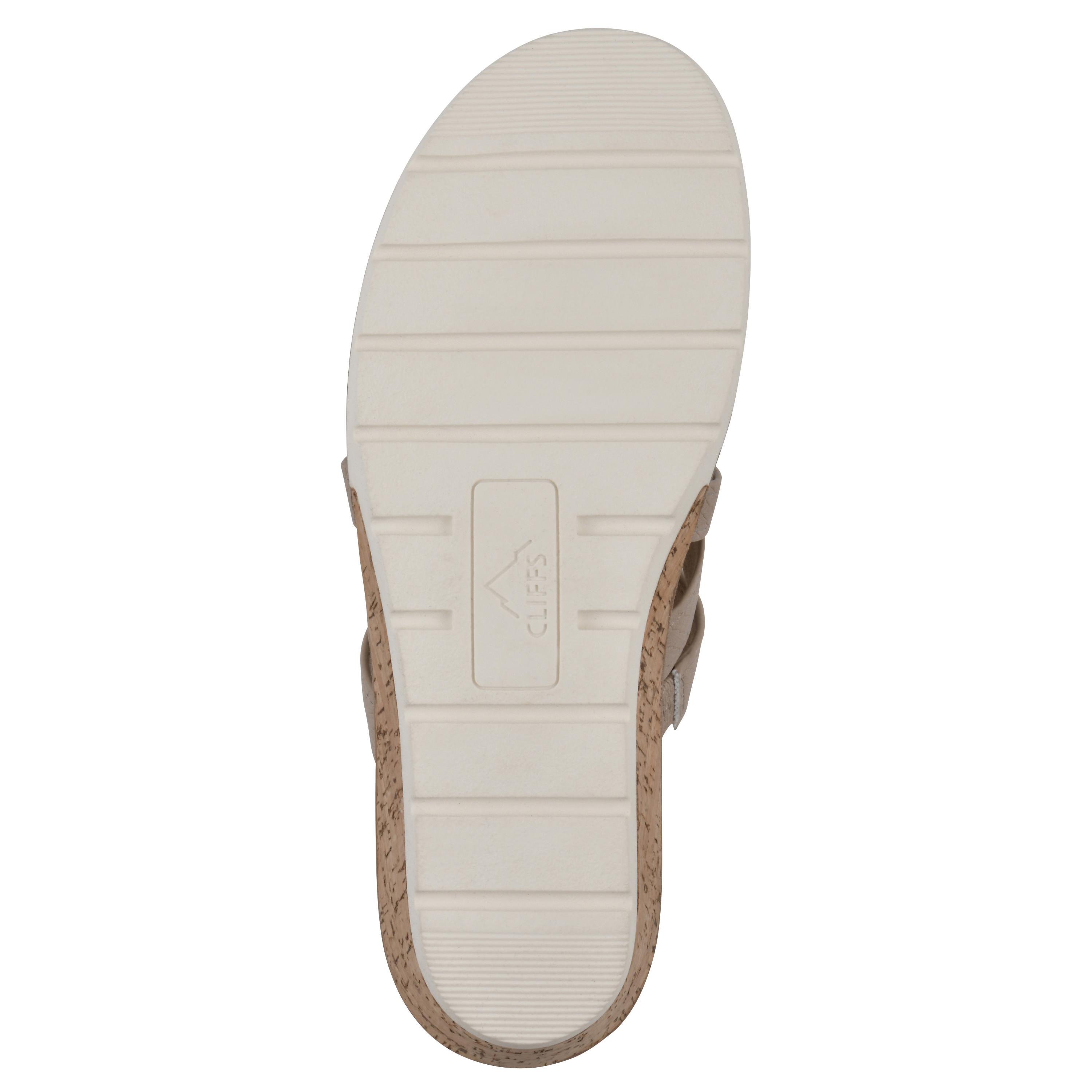 Cliffs by White Mountain Tinisha Wedges
