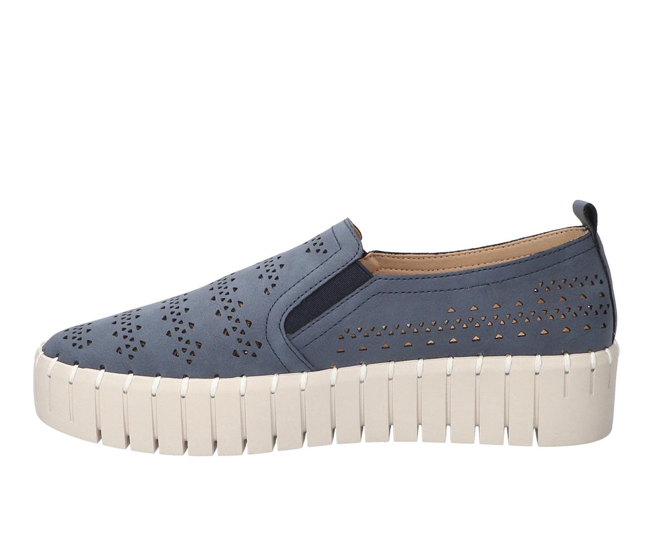 Women's Easy Street Peppy Sneakers