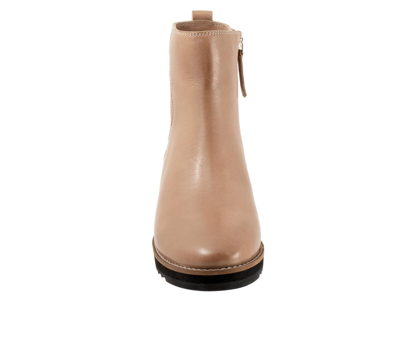 Women's Trotters Wynona Booties