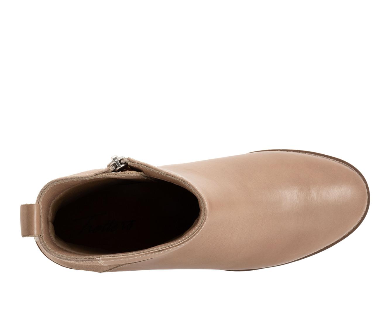 Women's Trotters Wynona Booties