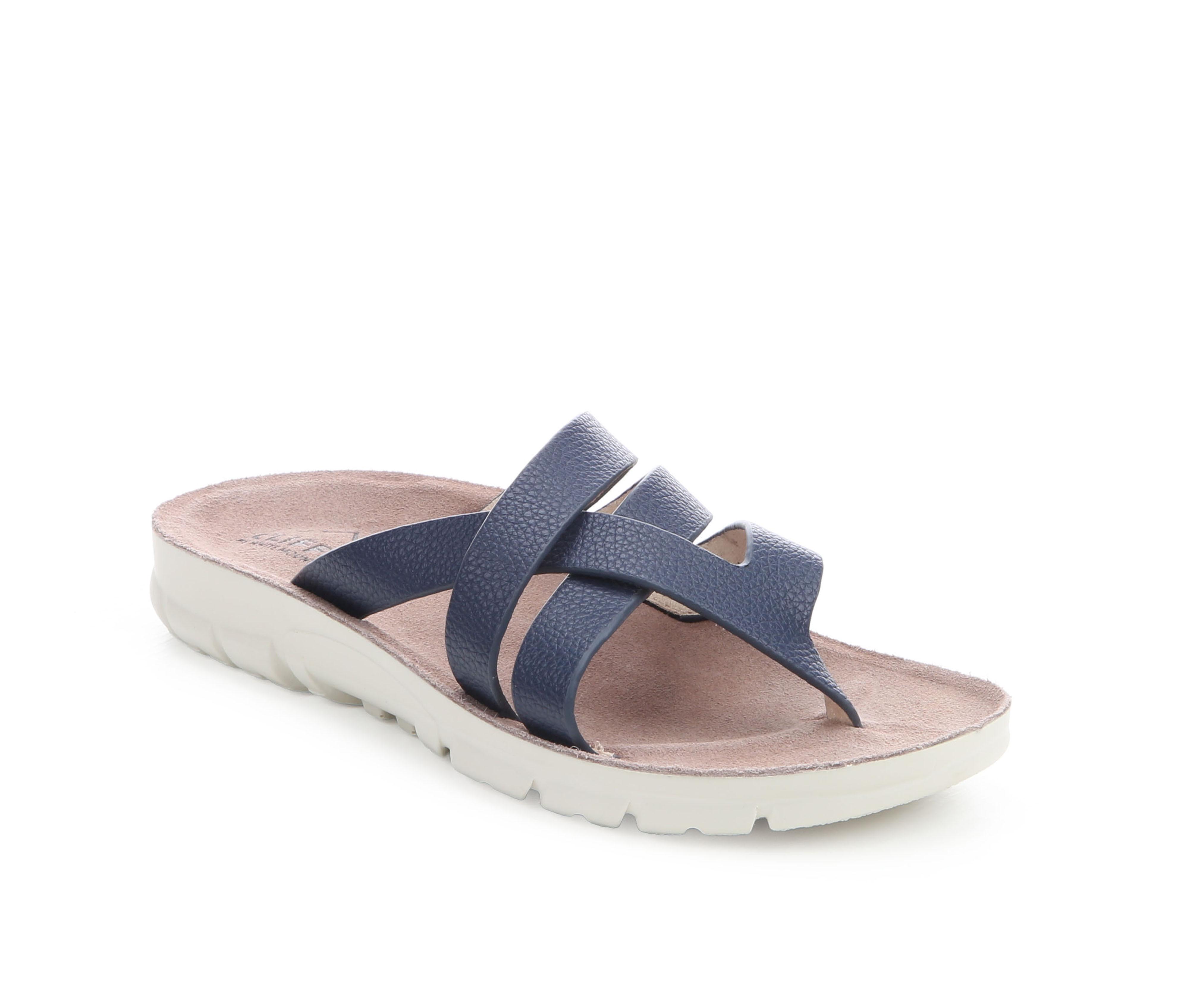 Women's Cliffs by White Mountain Bertina Flip-Flops - thumbnail 2