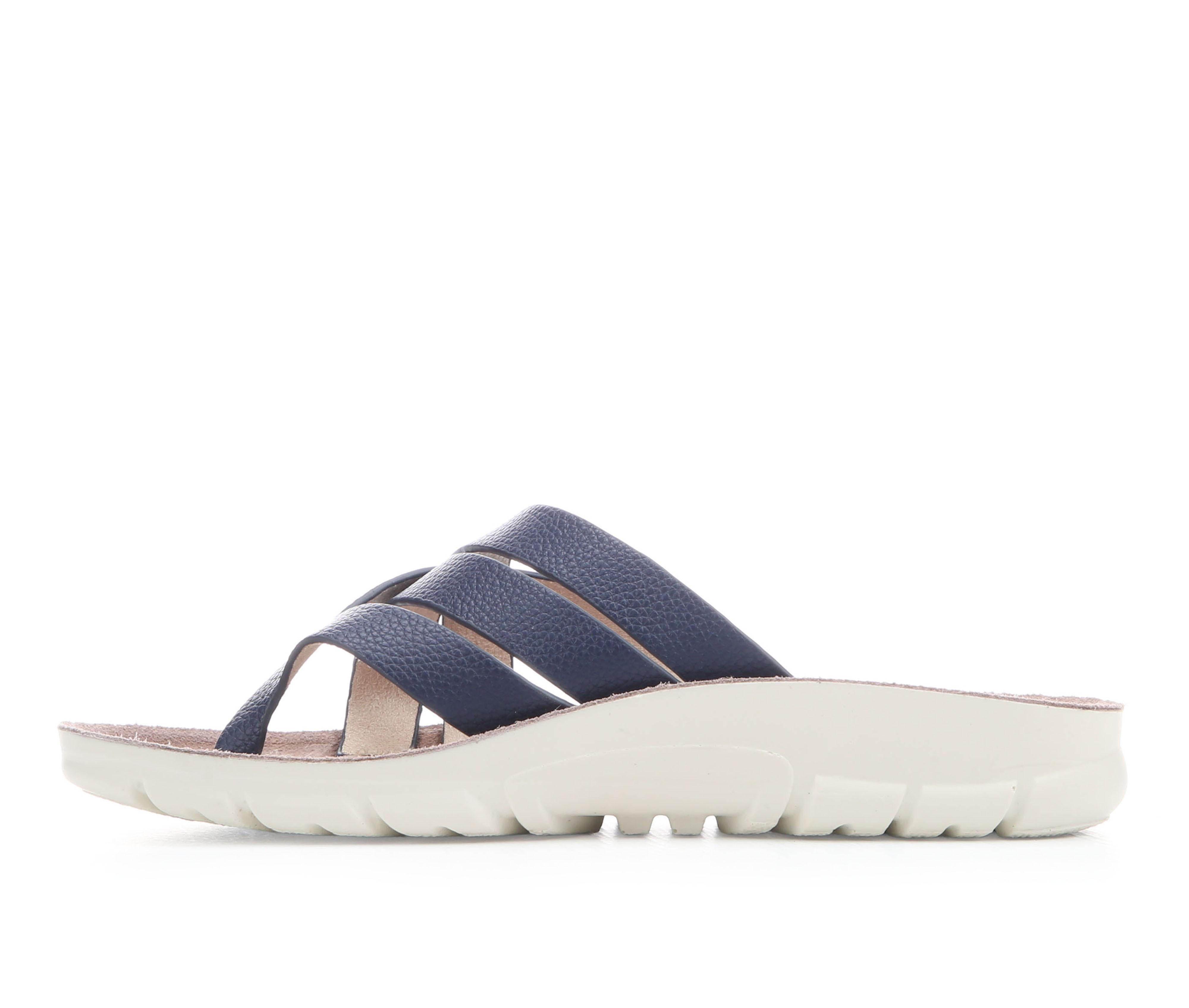 Women's Cliffs by White Mountain Bertina Flip-Flops - thumbnail 3