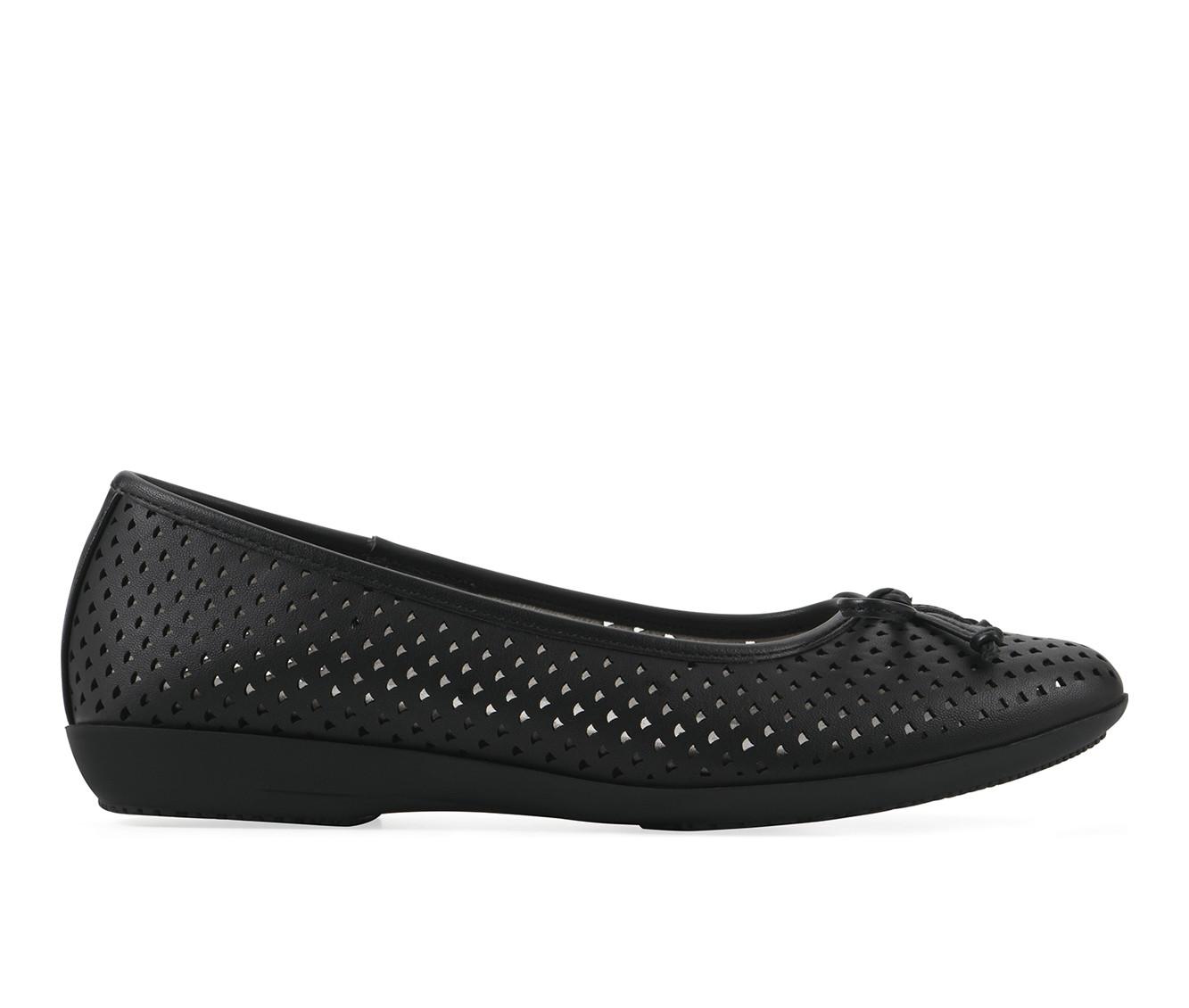 Women's Cliffs by White Mountain Carris Flats