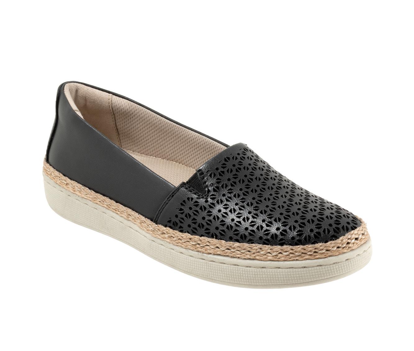Women's Trotters Accent Perf Flats