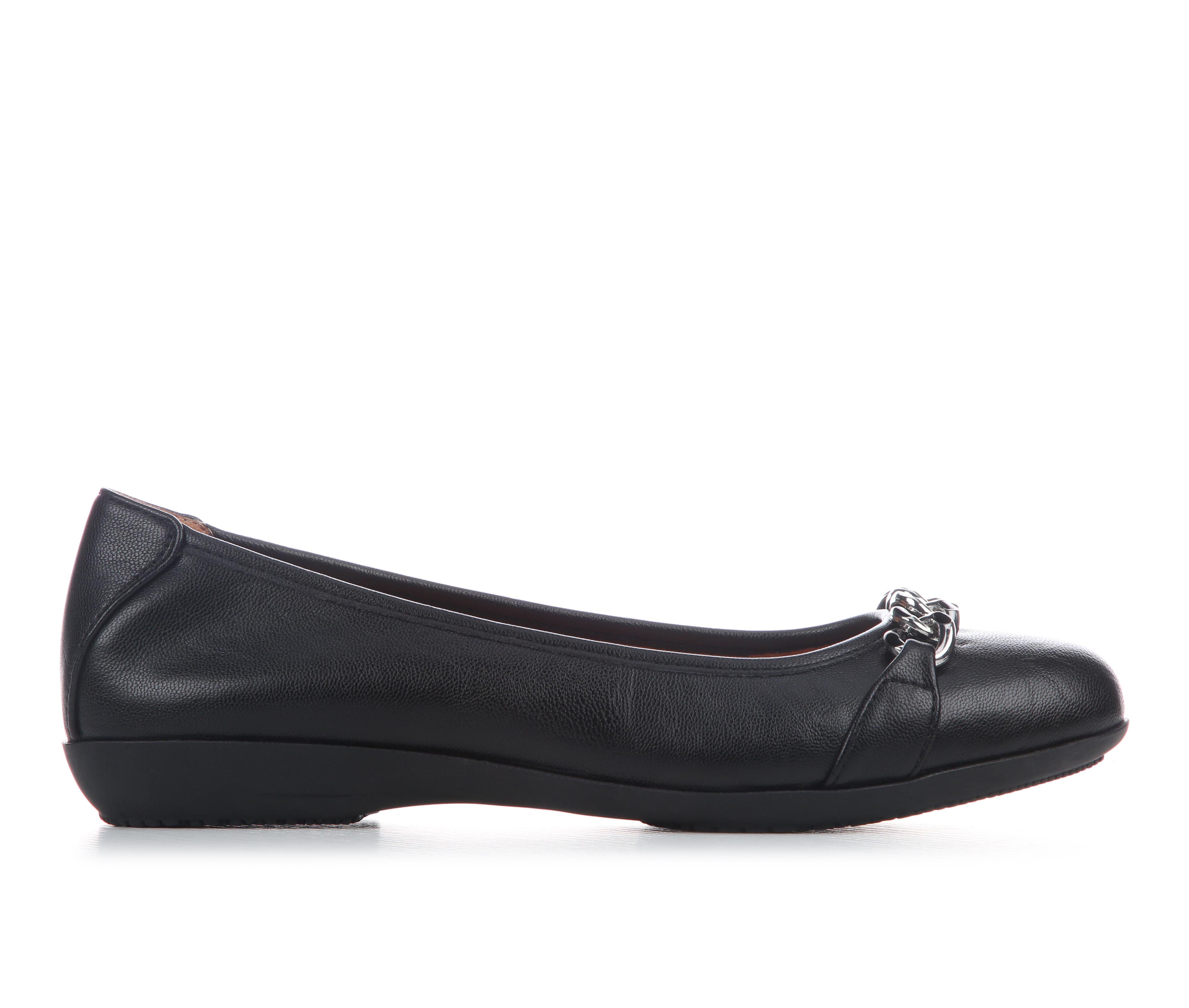 Women's Cliffs by White Mountain Carlise Flats