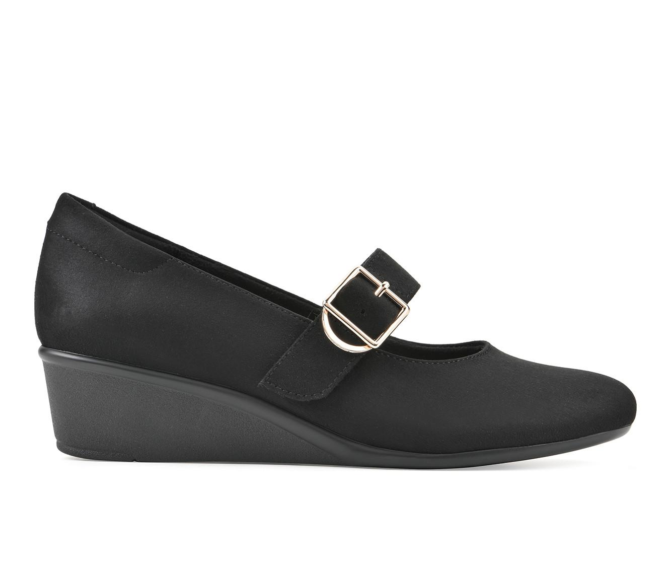 Women's Cliffs by White Mountain Bolford Wedges