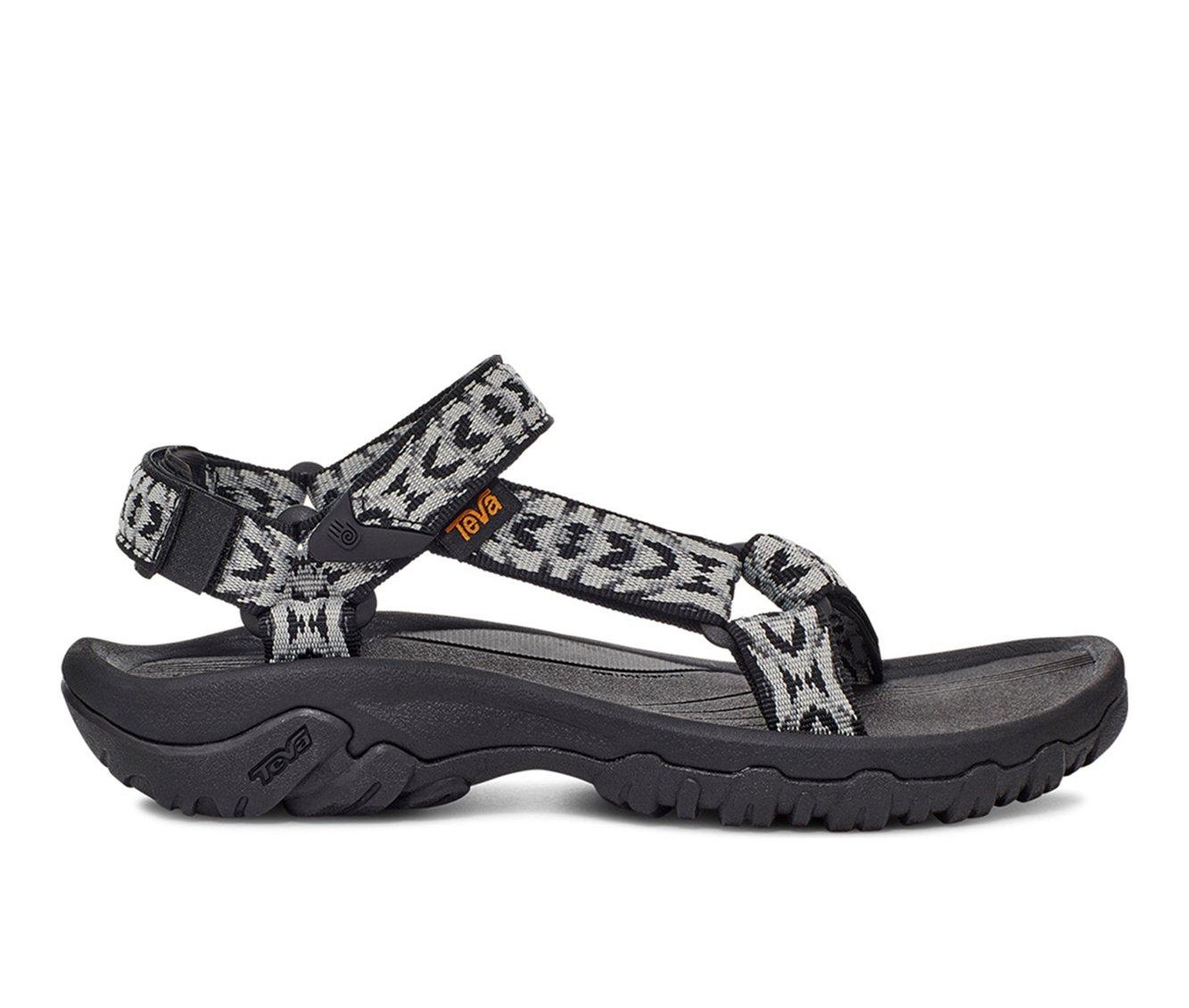 Tevas sales in store