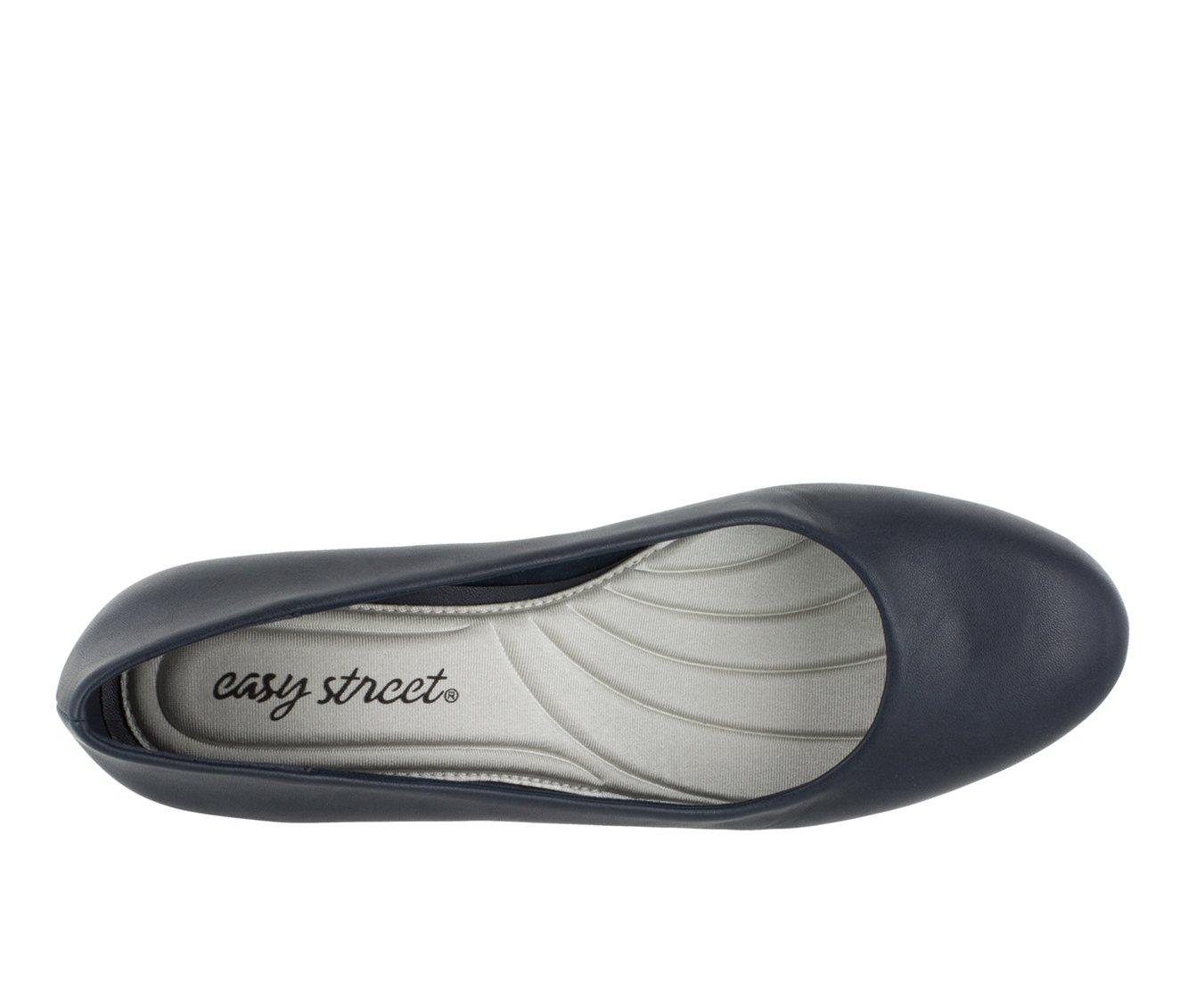 Women's Easy Street Proper Pumps