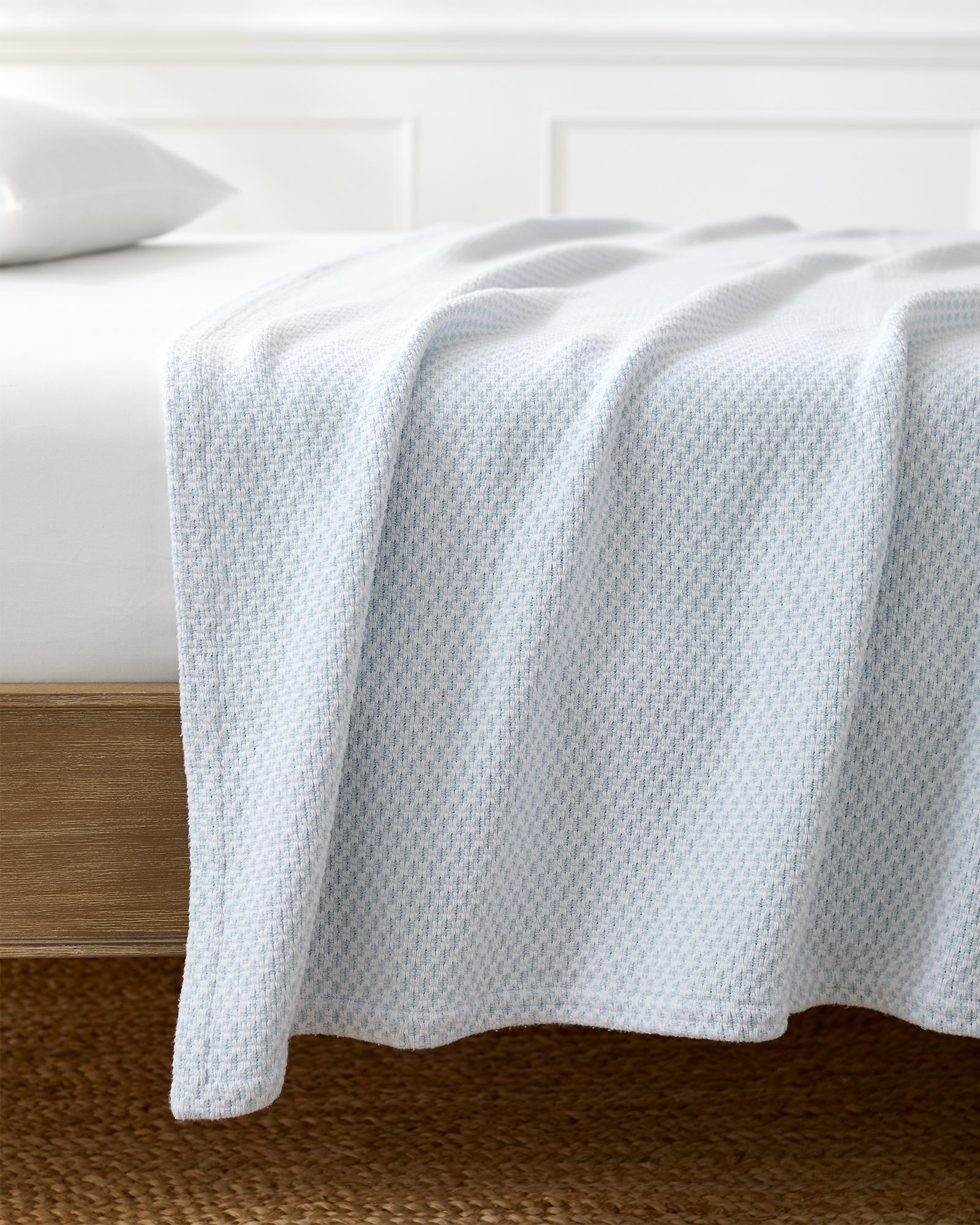 Eastham Bed Blanket - White, Full/Queen