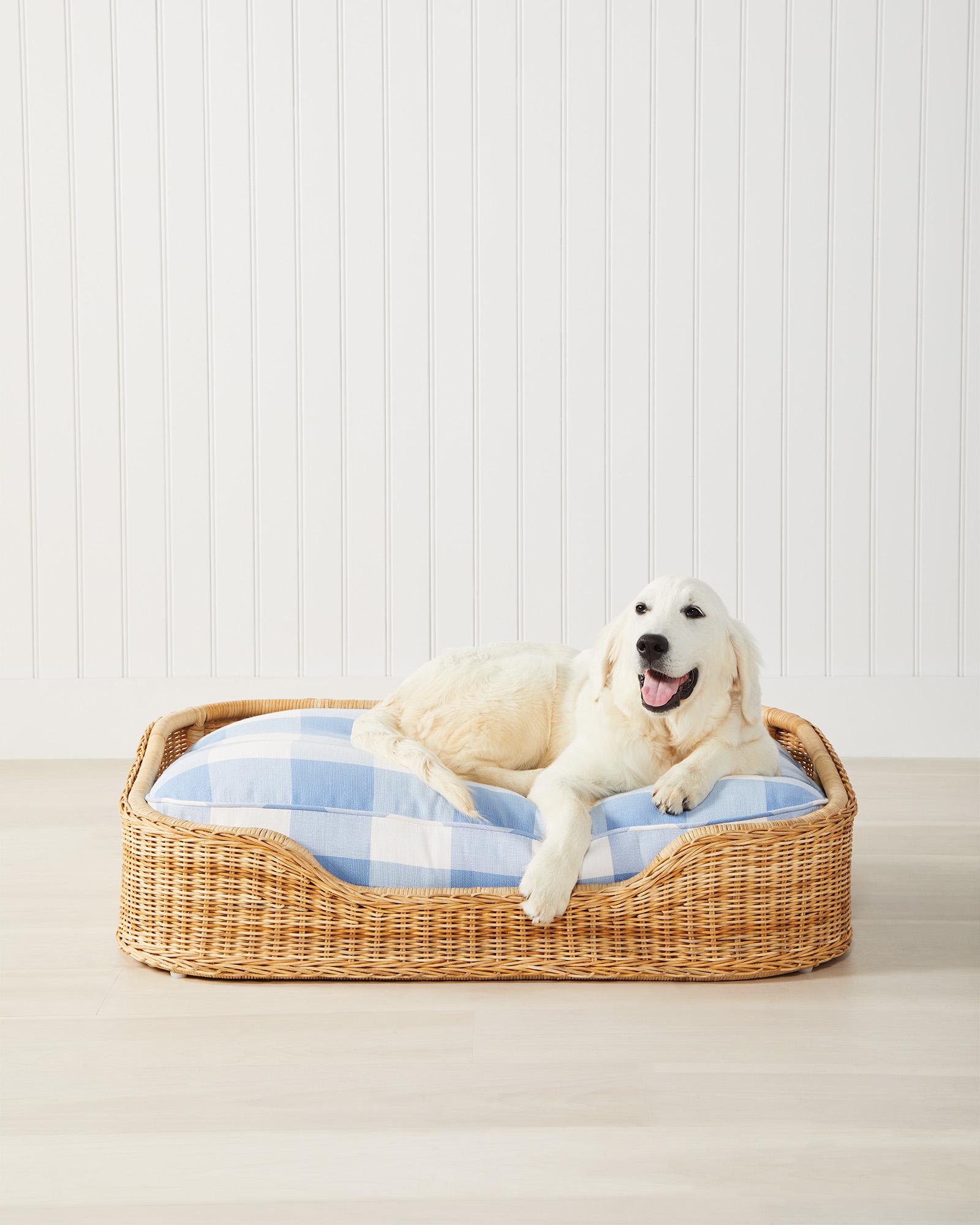 Small wicker dog store basket