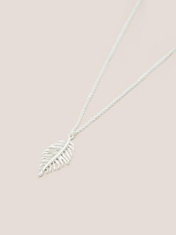 Cut Out Daisy Necklace