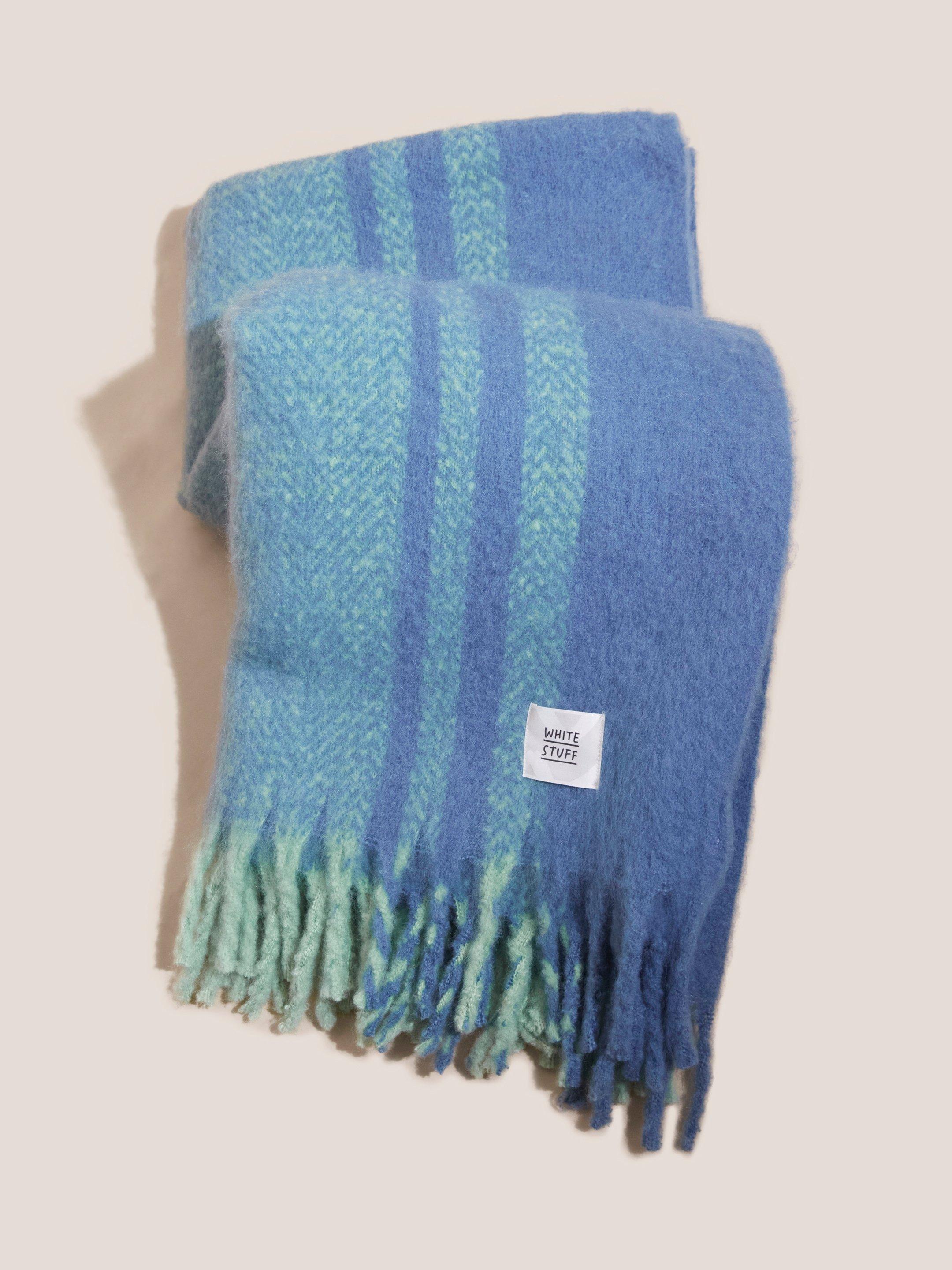 Striped Border Supersoft Throw