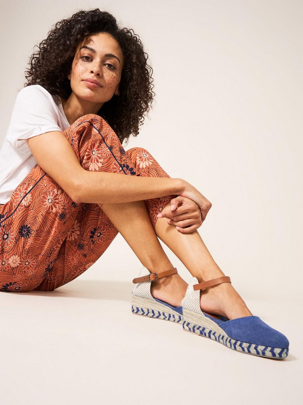 Espadrille Canvas Closed Wedge