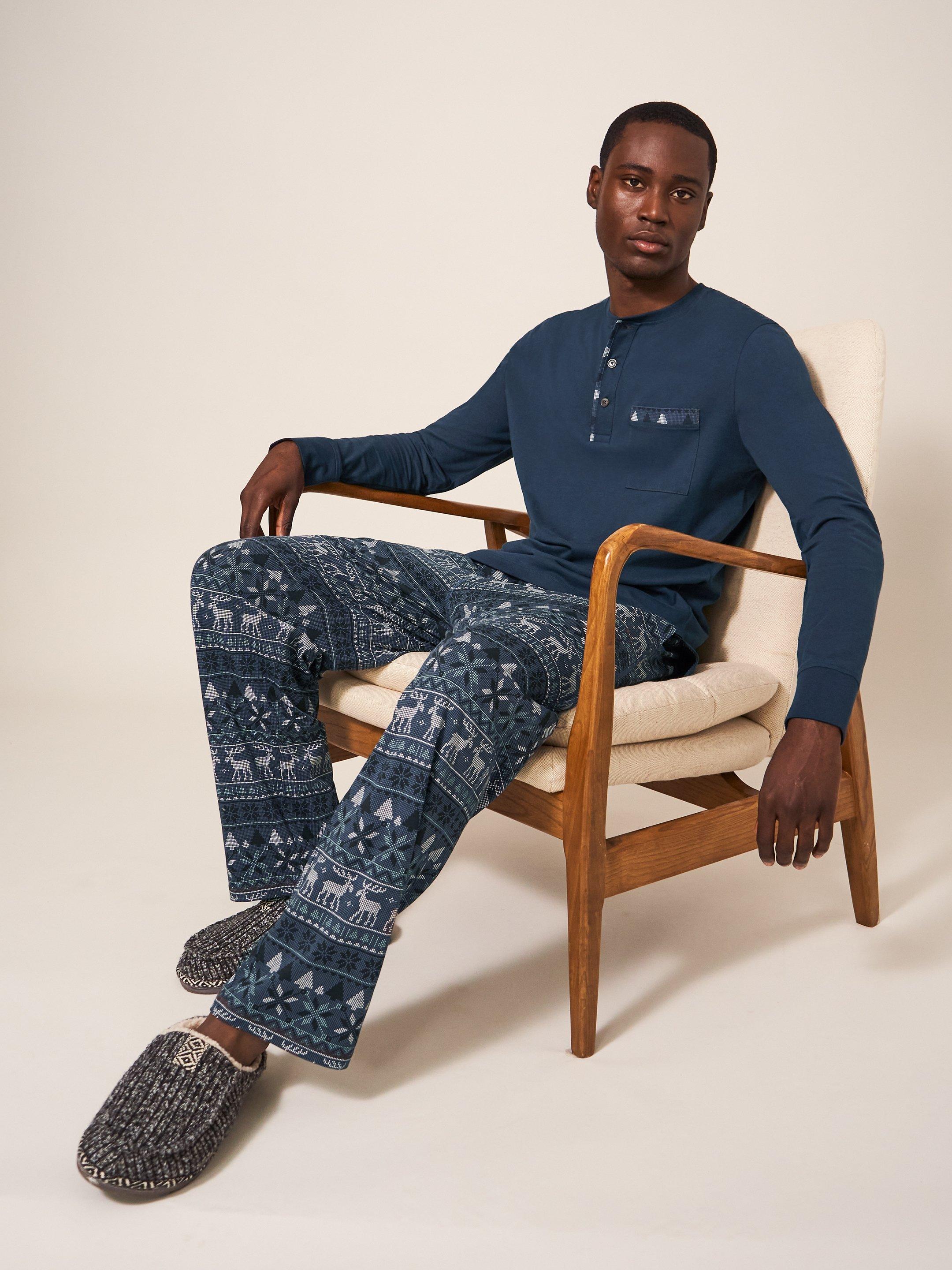 Mens pyjamas and online loungewear