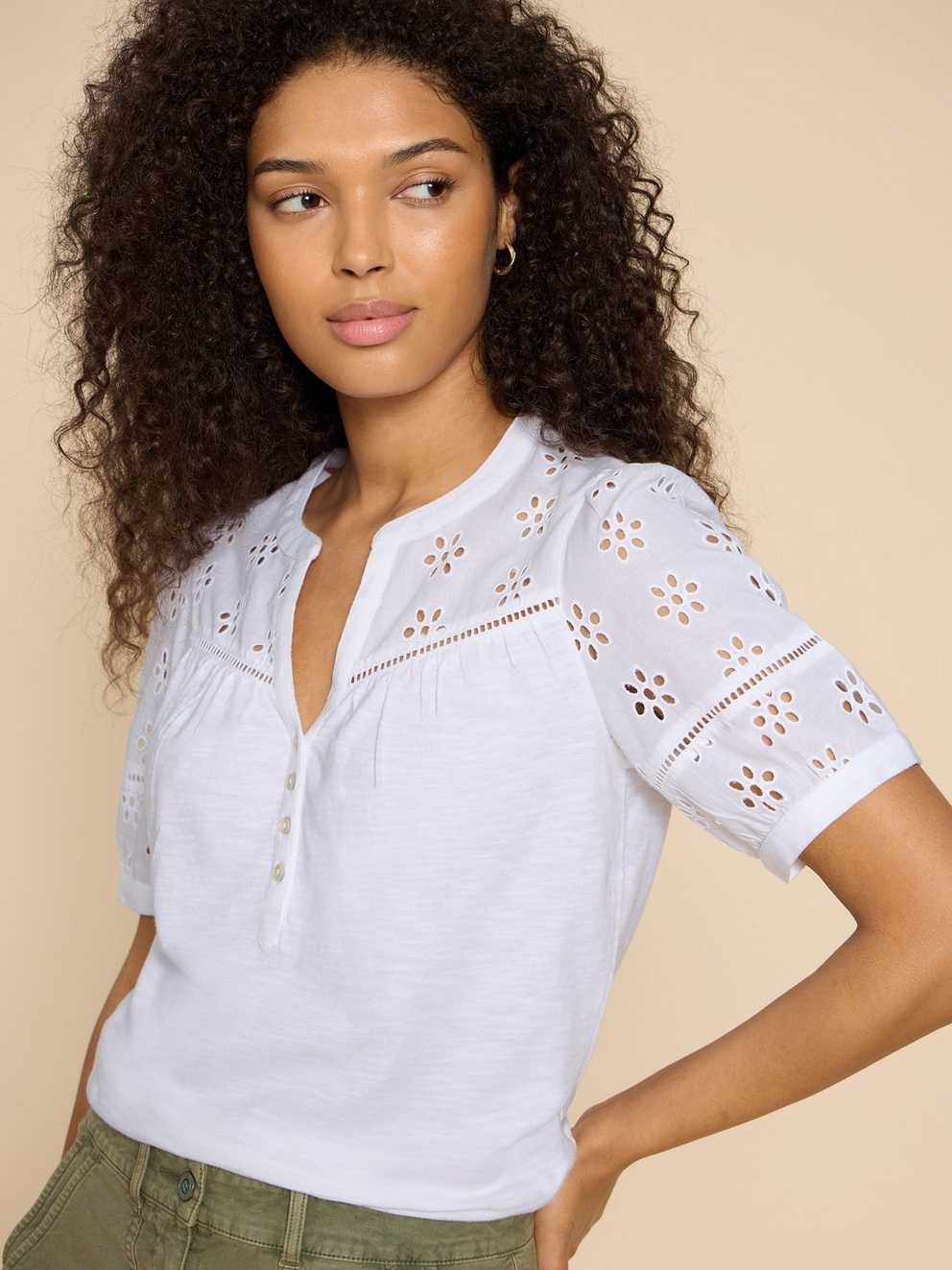 BELLA BRODERIE MIX TOP