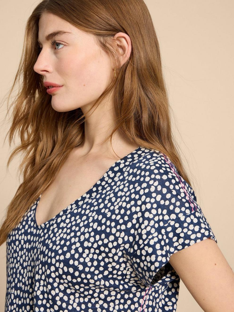 IVY LINEN V NECK TEE