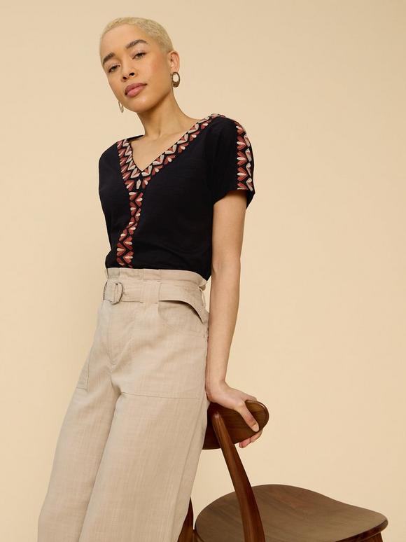 NEVA EMBROIDERED TOP