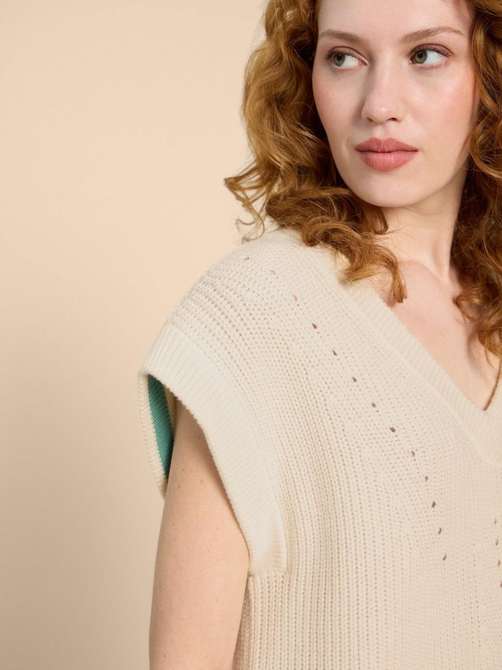 VANESSA V NECK TANK