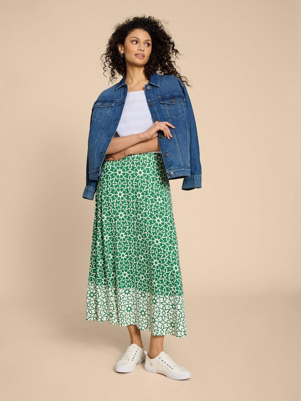 WEAVER EMBROIDERED SHORT SLEEVE TOP