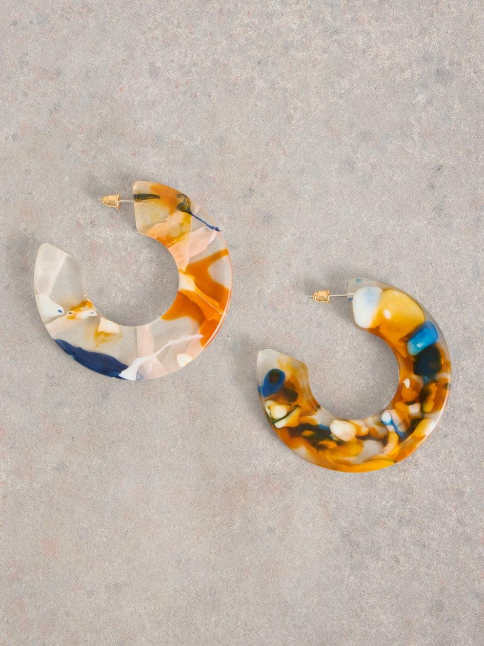 COSMO RESIN HOOP EARRING