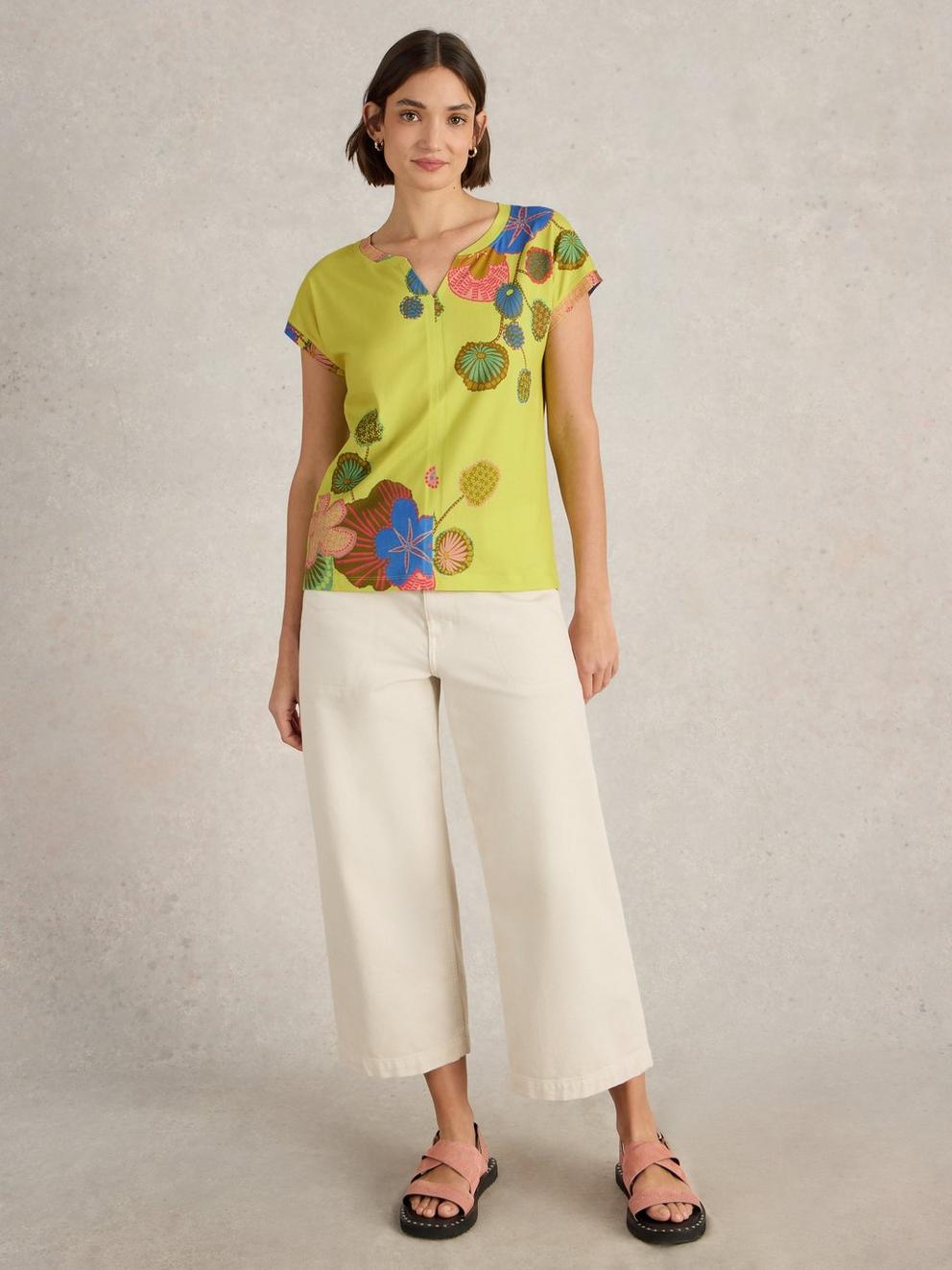 NELLY NOTCH NECK SHORT SLEEVE TEE