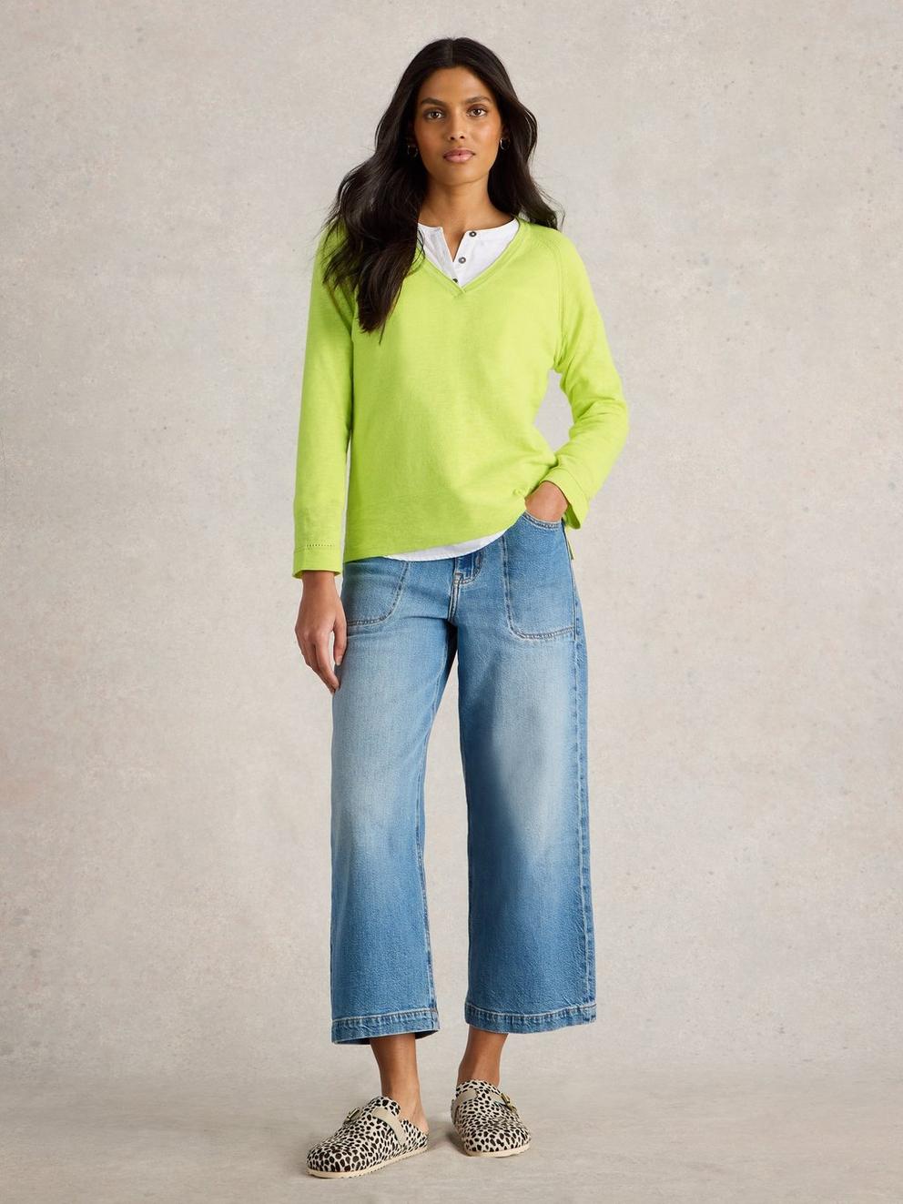 NARIA V NECK JUMPER
