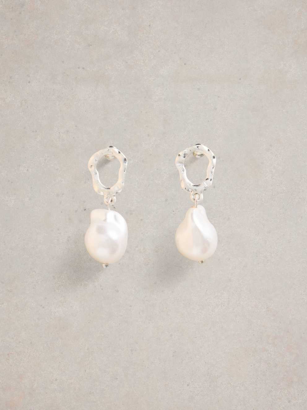 Pearl Drop Earring