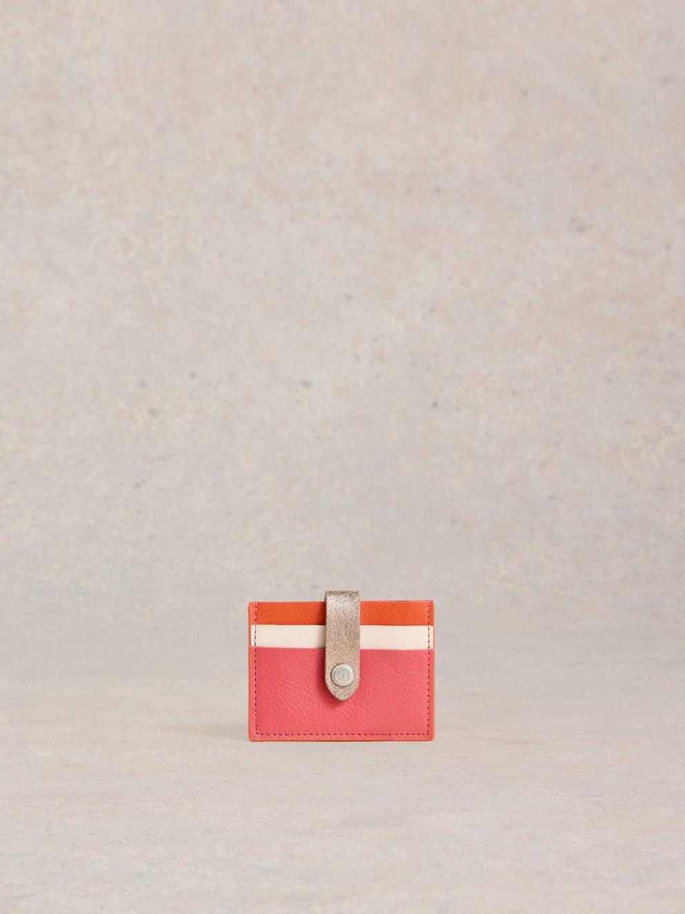Cari Cardholder