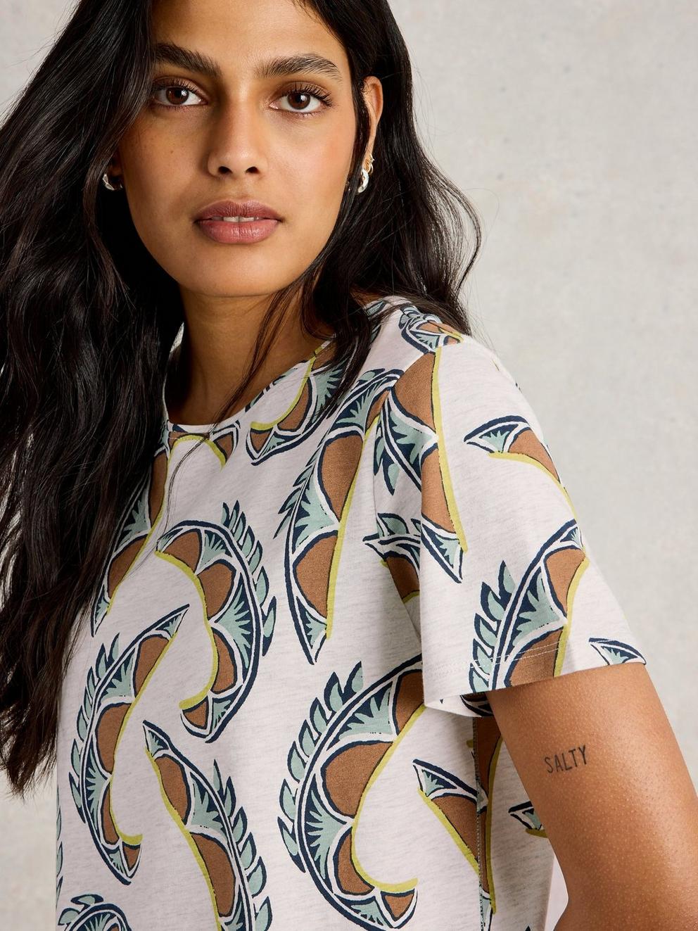 ABBIE SHORT SLEEVE CREW NECK TEE