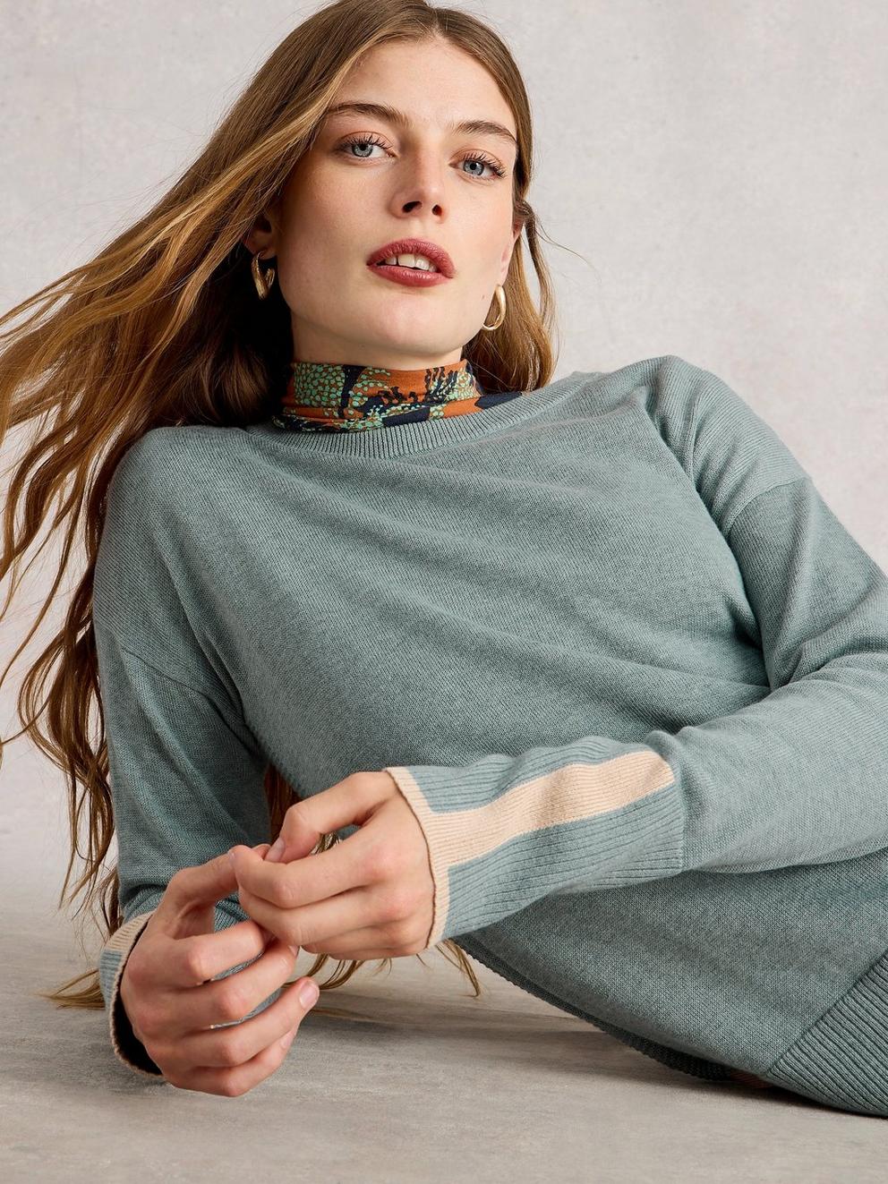 OLIVE LONG SLEEVE CREW NECK JUMPER