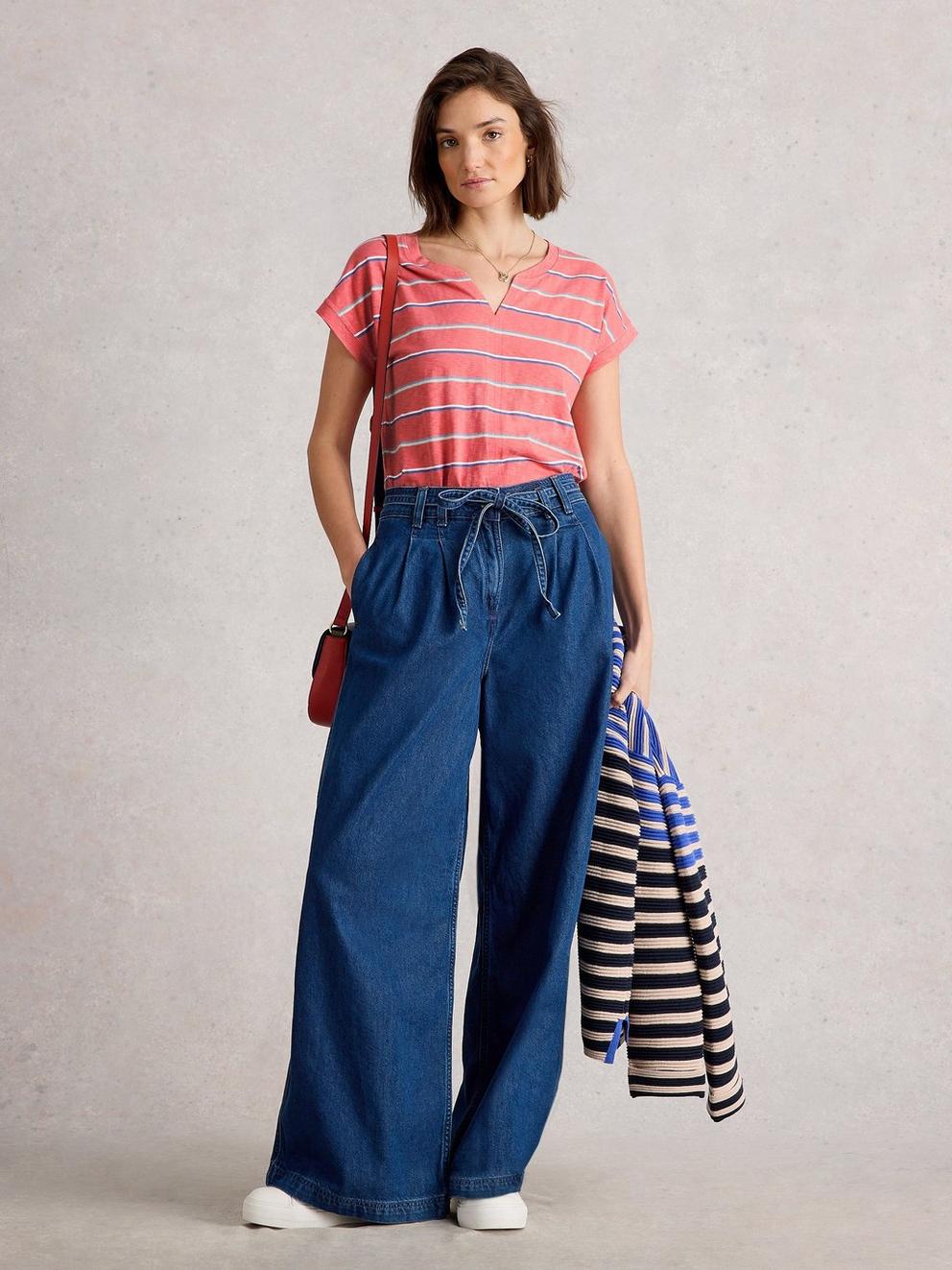 NELLY NOTCH STRIPE NECK TEE