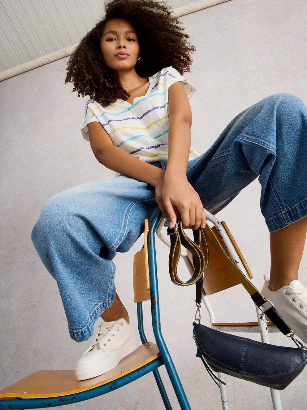 NELLY NOTCH STRIPE NECK TEE