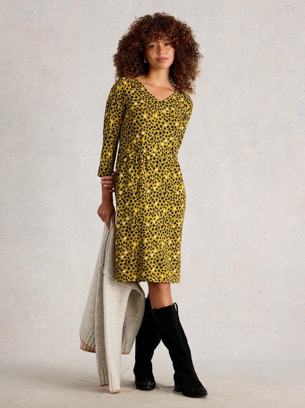 Tallie Knee Length V Neck Jersey Dress