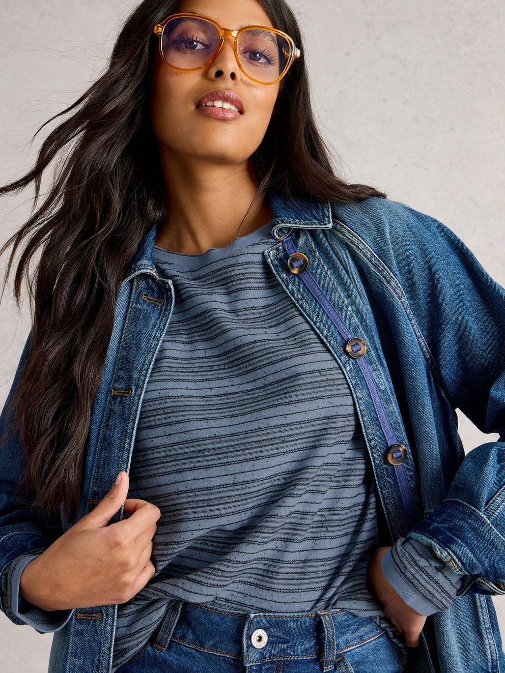 CLARA STITCH TEE