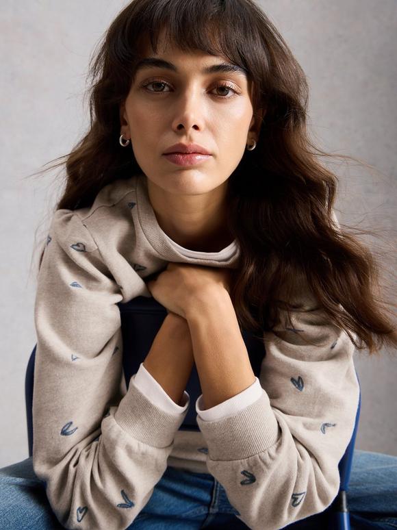 HEART EMBROIDERED SWEAT