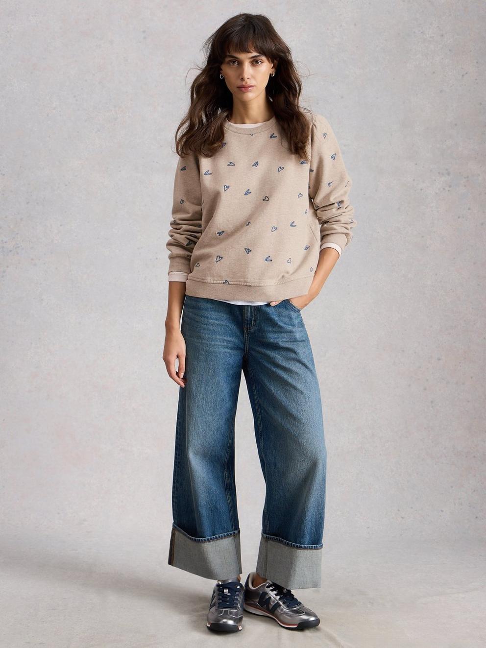 HEART EMBROIDERED SWEAT