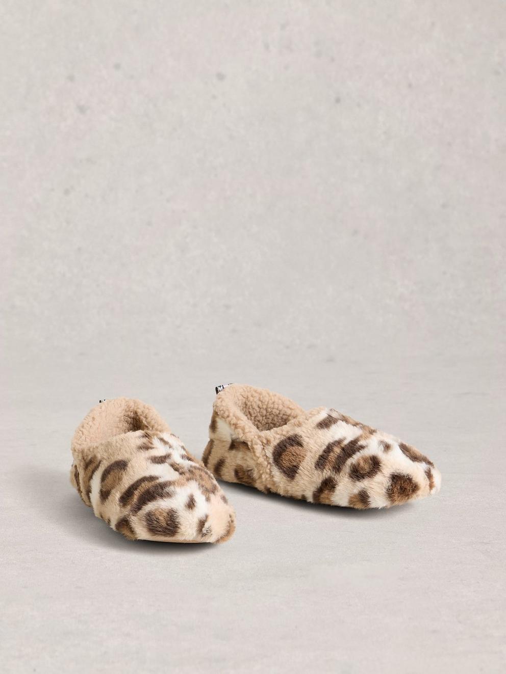 Reya Slipper Closed Back